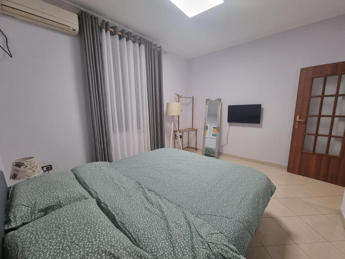 Glamorous Apartment In Tirana Buitenkant foto