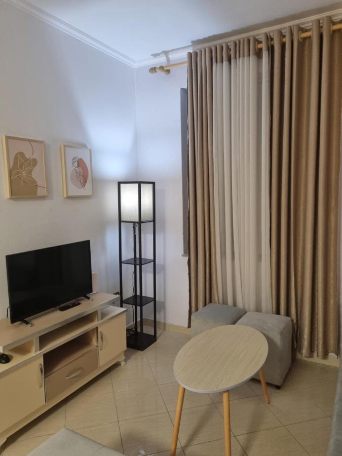 Glamorous Apartment In Tirana Buitenkant foto